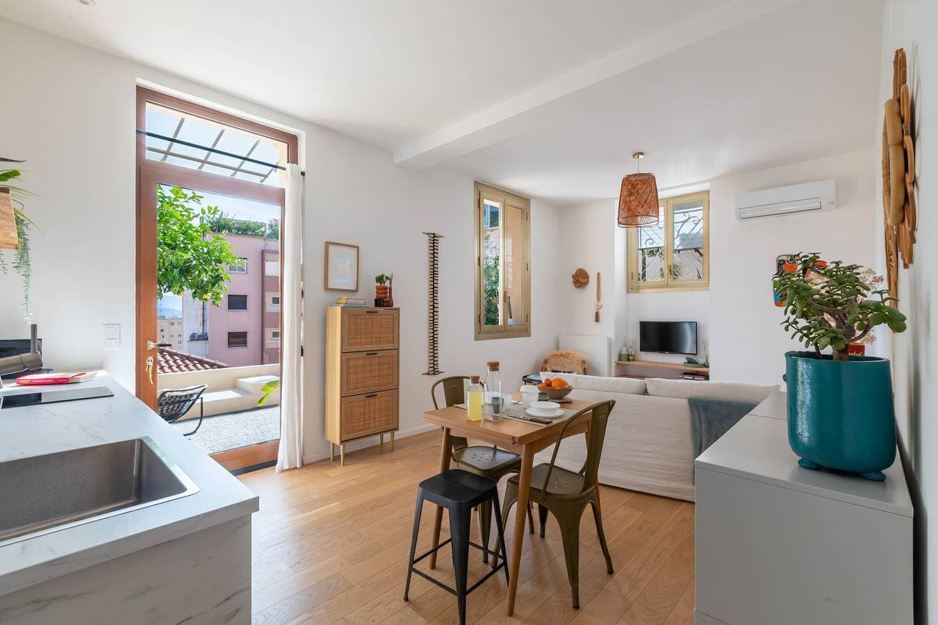 Foto 2 von 15: Ferienwohnung für 3 Personen mit Terrasse
