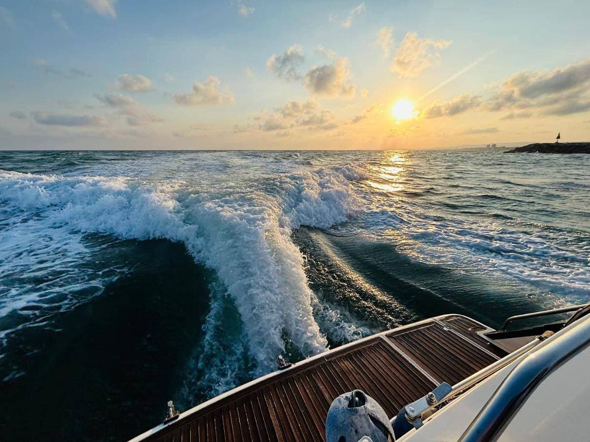 Exclusive experience at sea aboard a private yacht 1