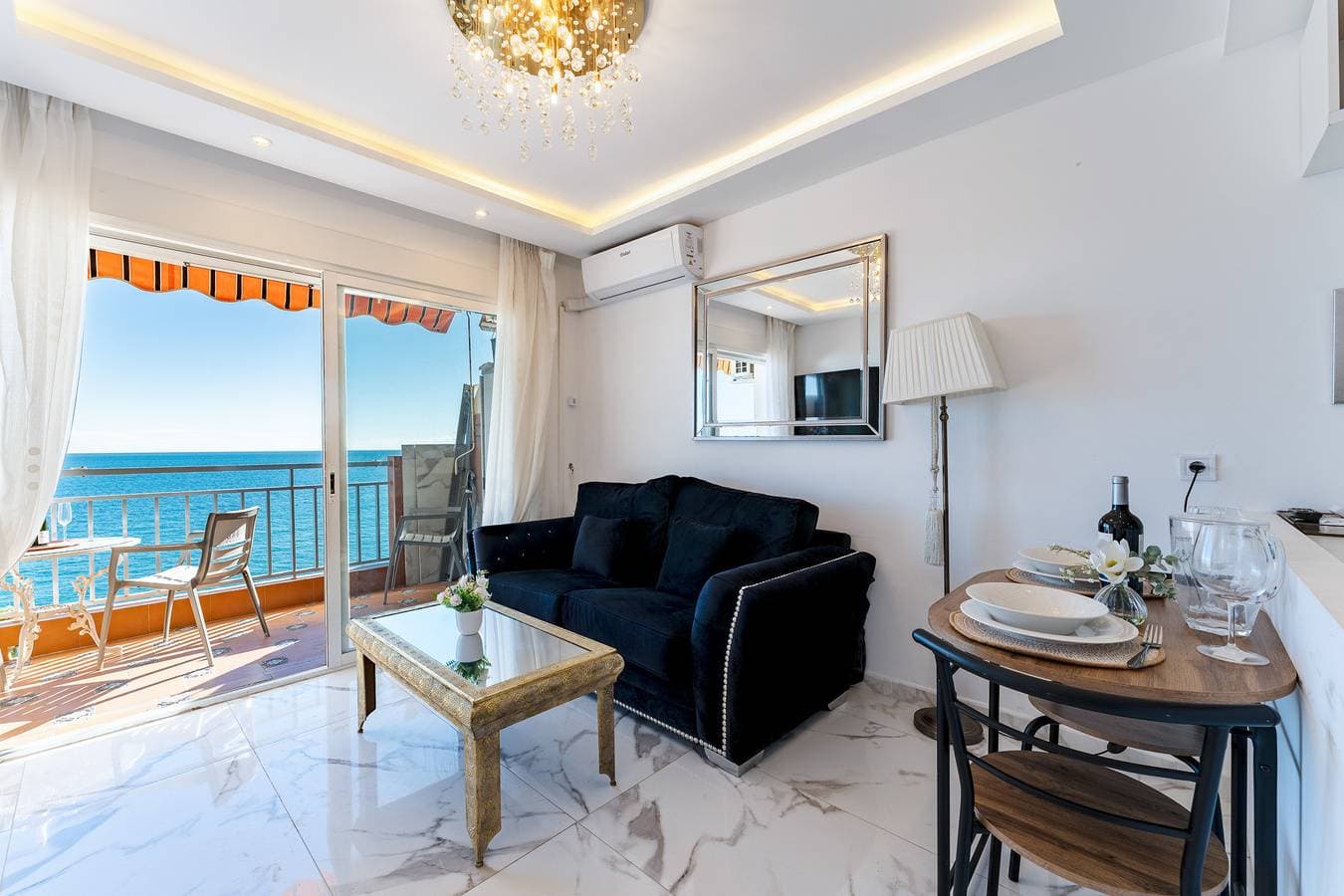 Foto 4 von 31: MalagaSuite First Line Beach Terrace