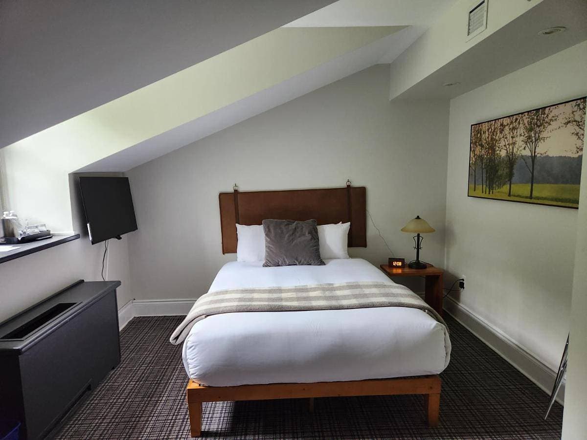 Foto 4 von 12: Superior Room with One King Bed –Eco River Lodge
