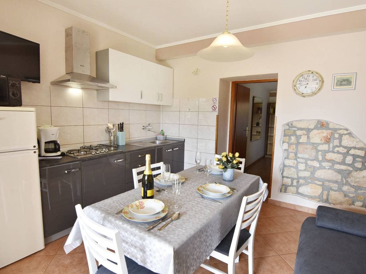 Foto 3 von 51: Große Wohnung in Umag mit Großem Garten und Meerblick