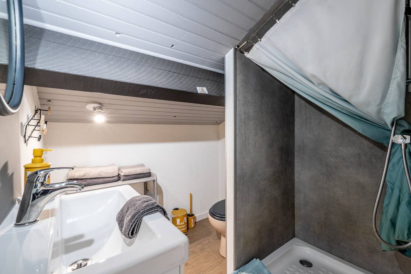Foto 12 von 21: Studio „Les Gîtes Du Robelier – Le Nid“ mit Gemeinschaftsgarten, Balkon und WLAN