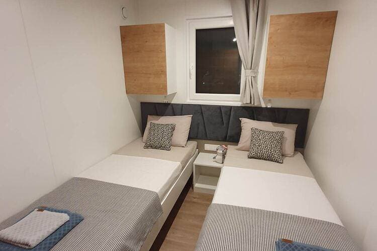 Foto 12 von 35: Mobile Homes Karlo & Dino - Two Bedroom Mobile Home with Terrace