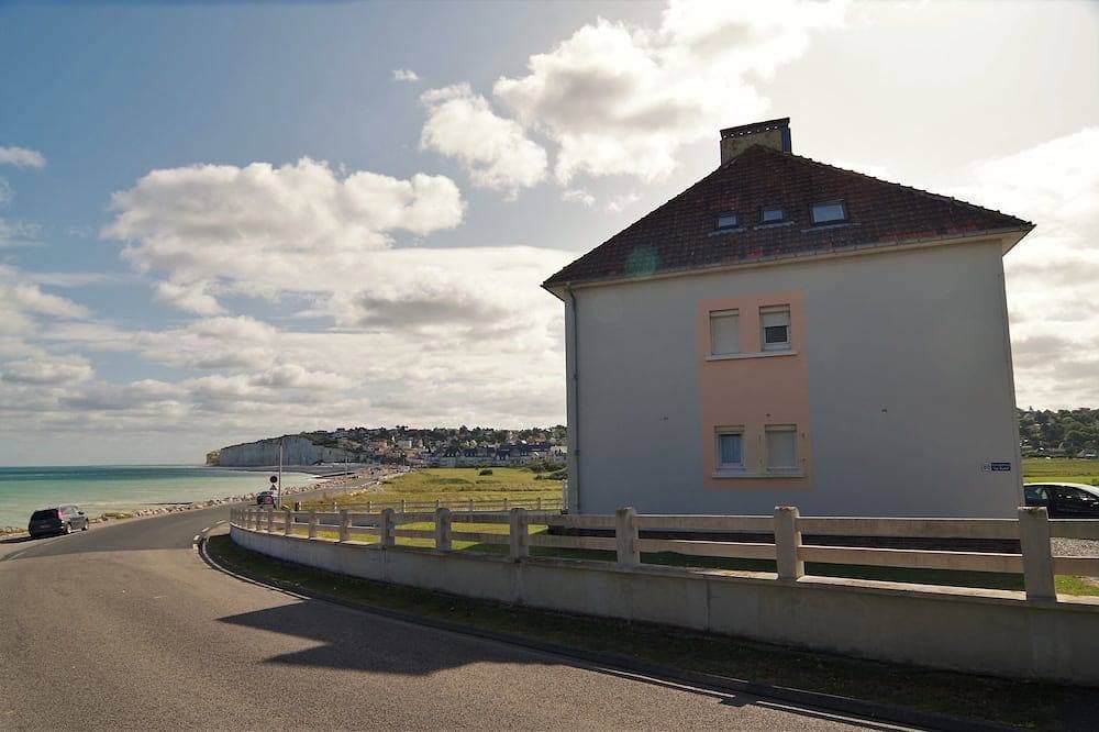 Le Galet Bleu, a 4-star apartment by the sea 1