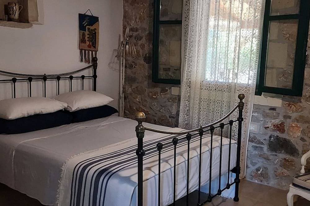 Foto 2 von 30: Traditionelles Steinstudio für Paare - Ländliche Lage (Kefalas nr Vamos)