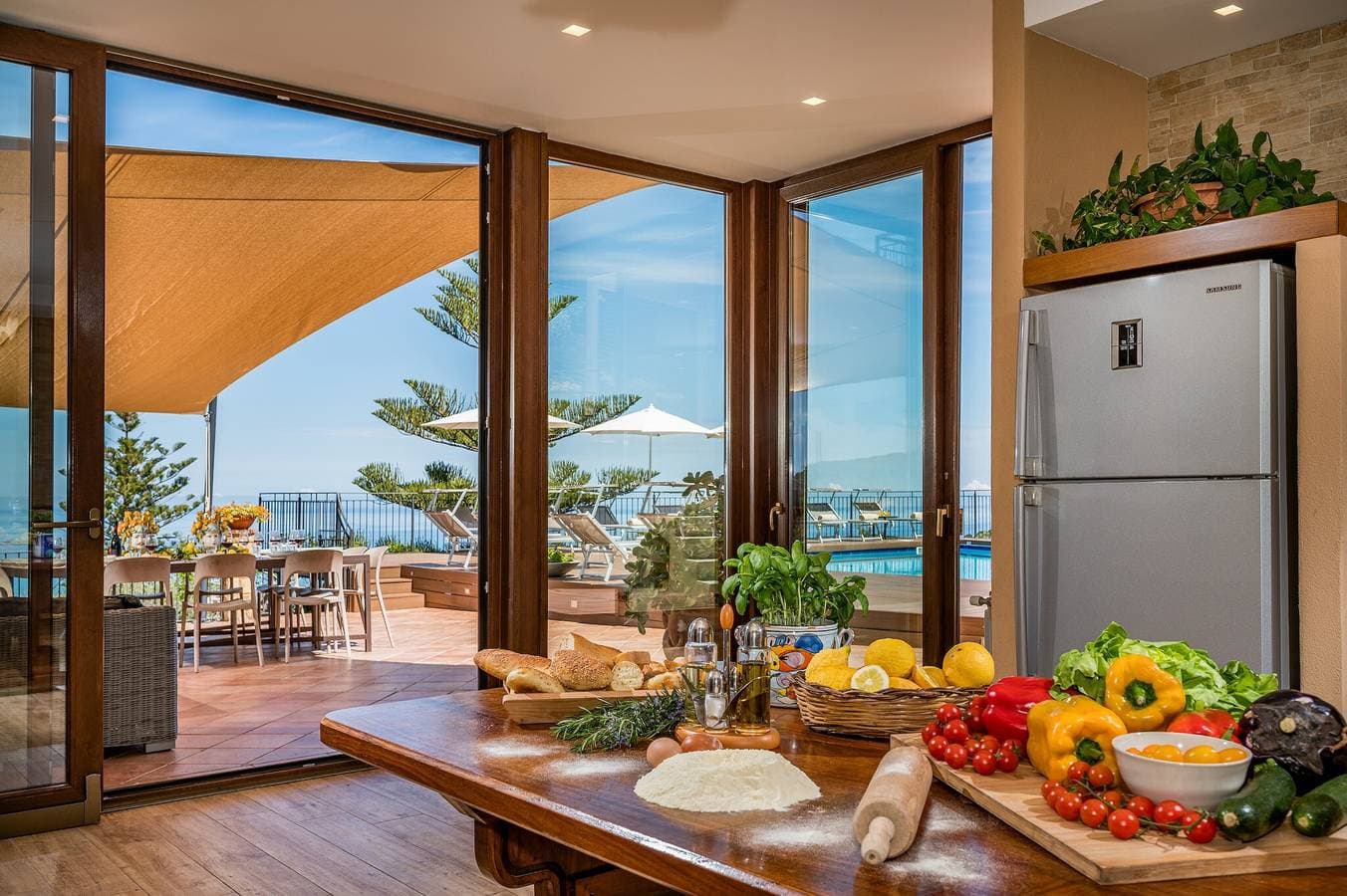 Foto 6 von 44: Villa für 16 Personen mit Terrasse