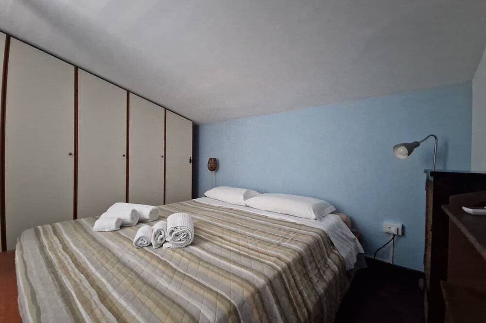 Foto 2 von 28: Wunderschönes Dachzimmer am Meer. Atemberaubende Aussicht