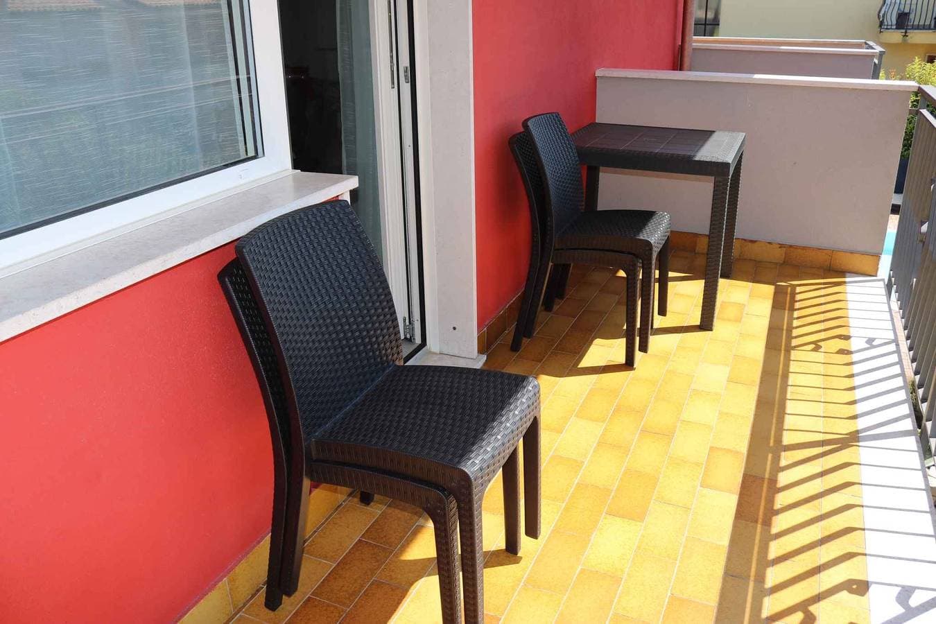 Foto 2 von 31: Ferienwohnung mit Pool und Klimaanlage
