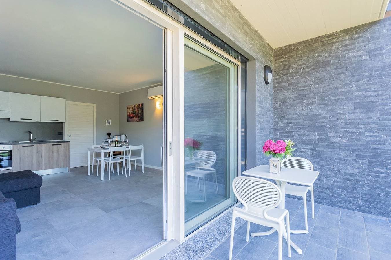 Foto 8 von 41: Anna's Lodge Ferienwohnung mit Pool am Comer See
