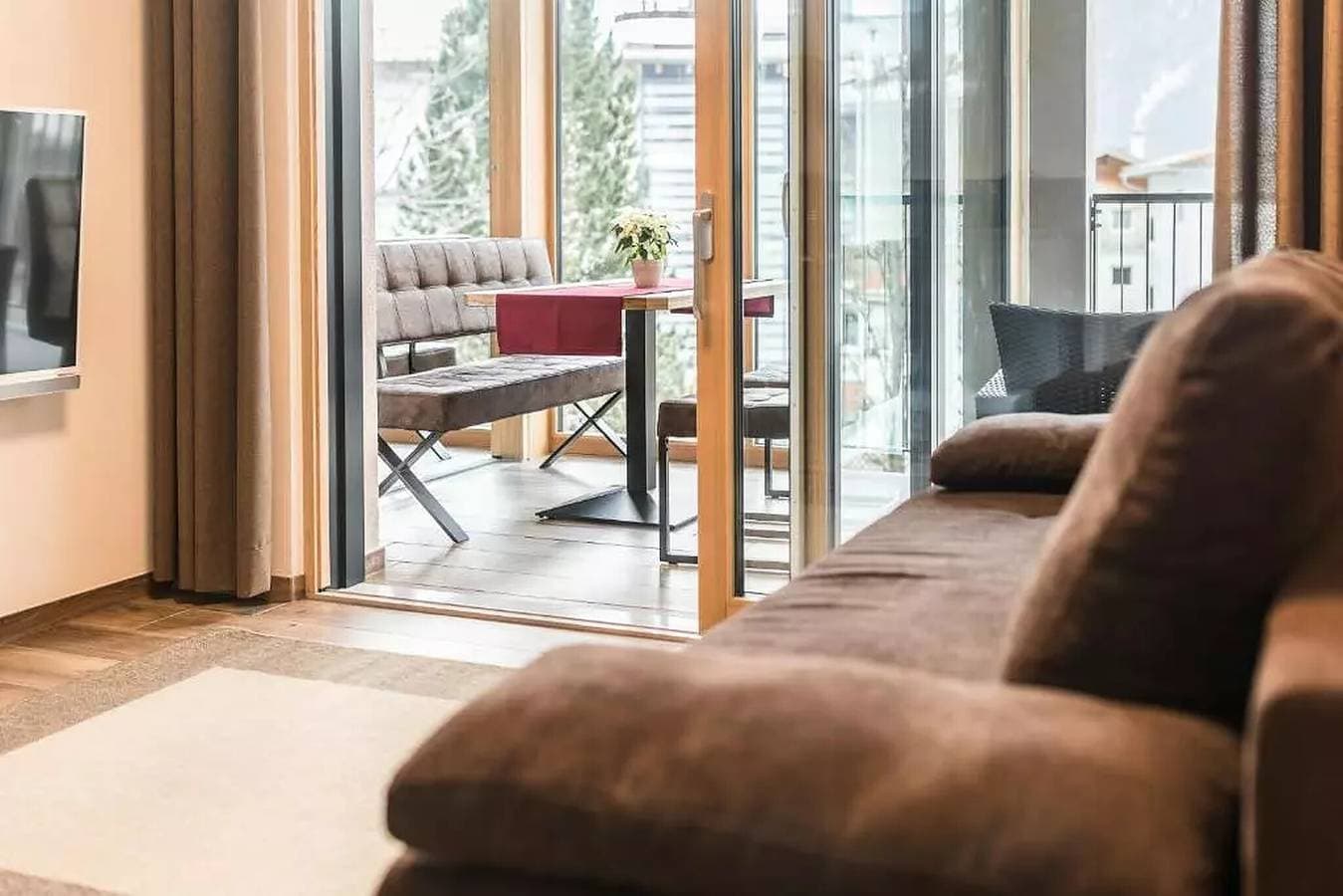 Foto 4 von 15: Ferienwohnung 'Superior Xl- 2 Left' mit Bergblick, Gemeinschaftspool und WLAN