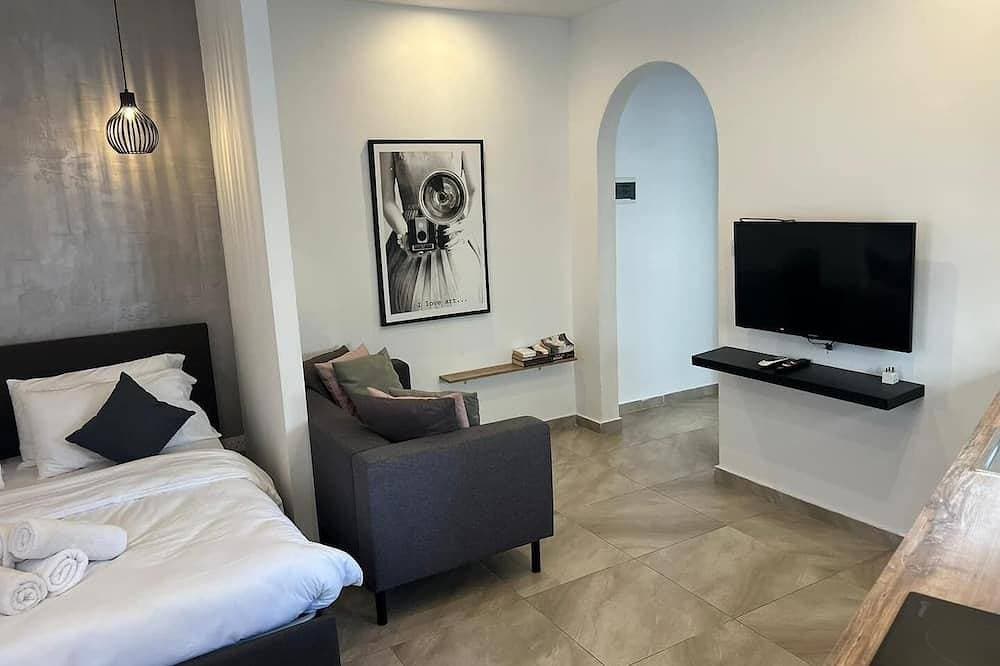 This apartment is a 1 bedroom(s), 1 bathrooms, located in Tas-Sliema, null. 1