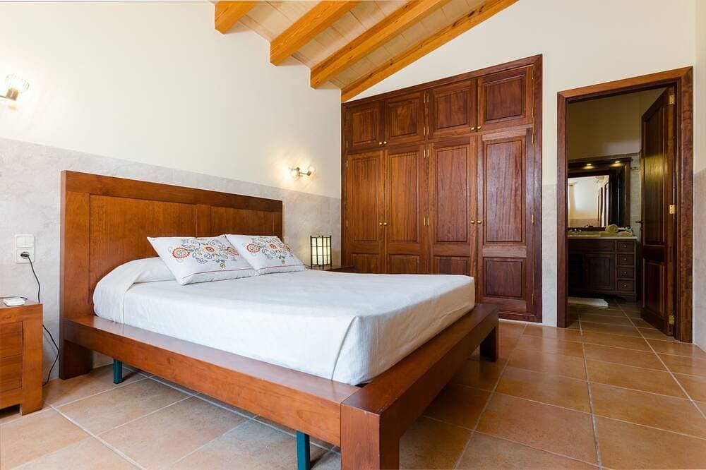 Foto 4 von 30: Es Vedat  6- Ferienhaus mit privaten Pool in Lloret De Vistalegre. WiFi gratis