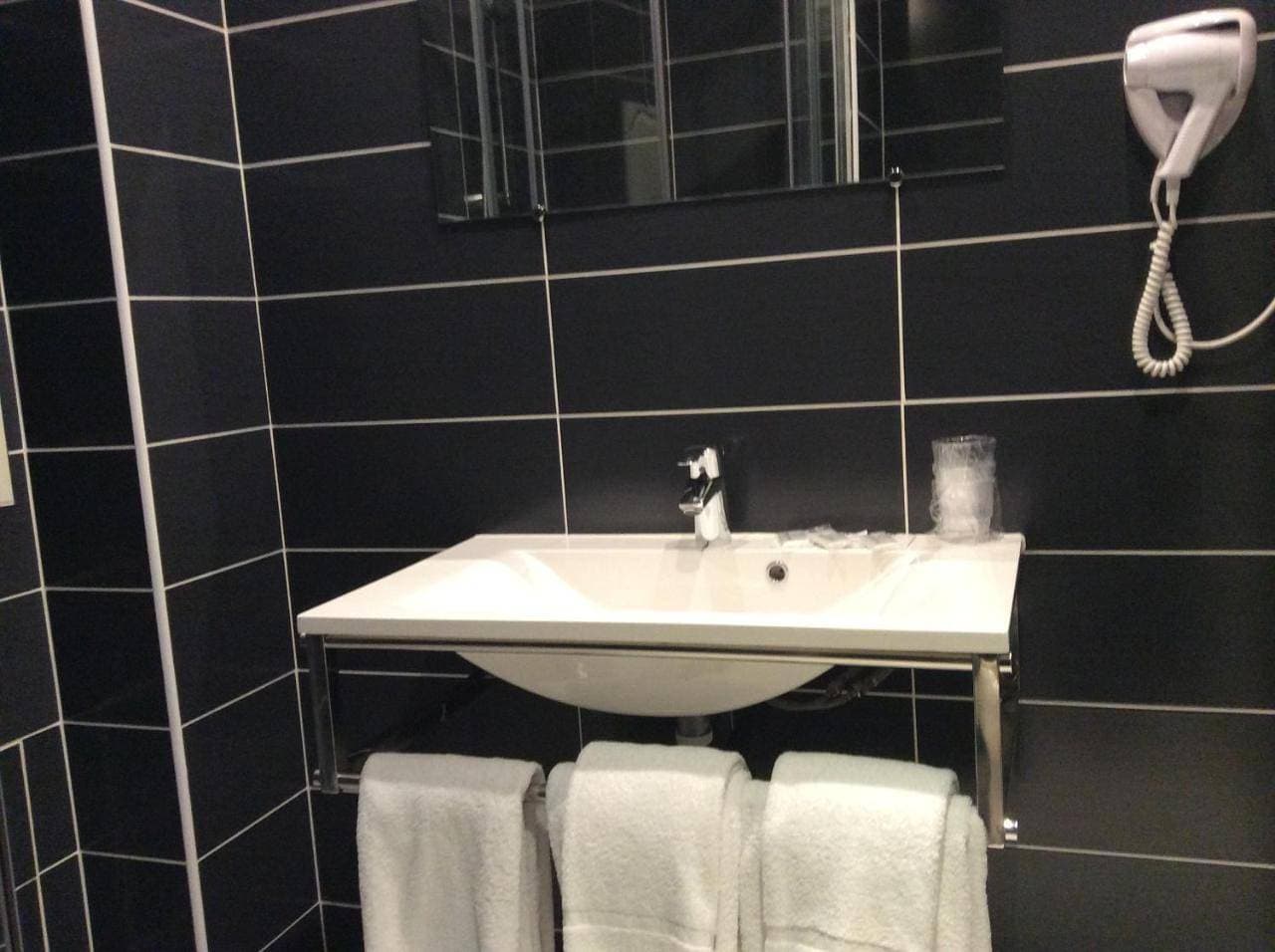 Foto 12 von 12: Triple Room