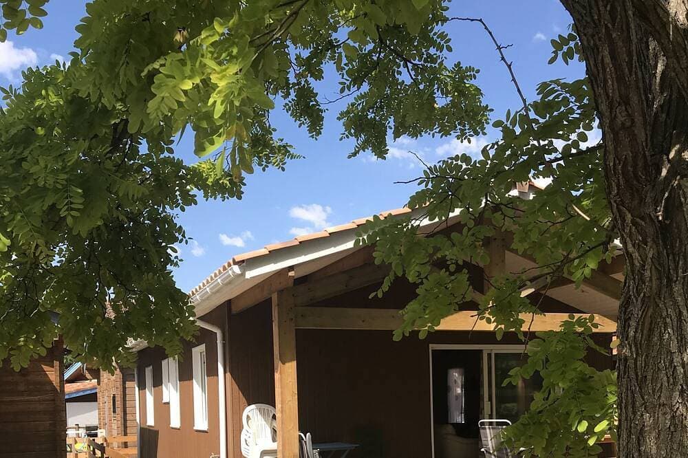 Foto 12 von 13: Chalet in einem Ferienort in Strandnähe