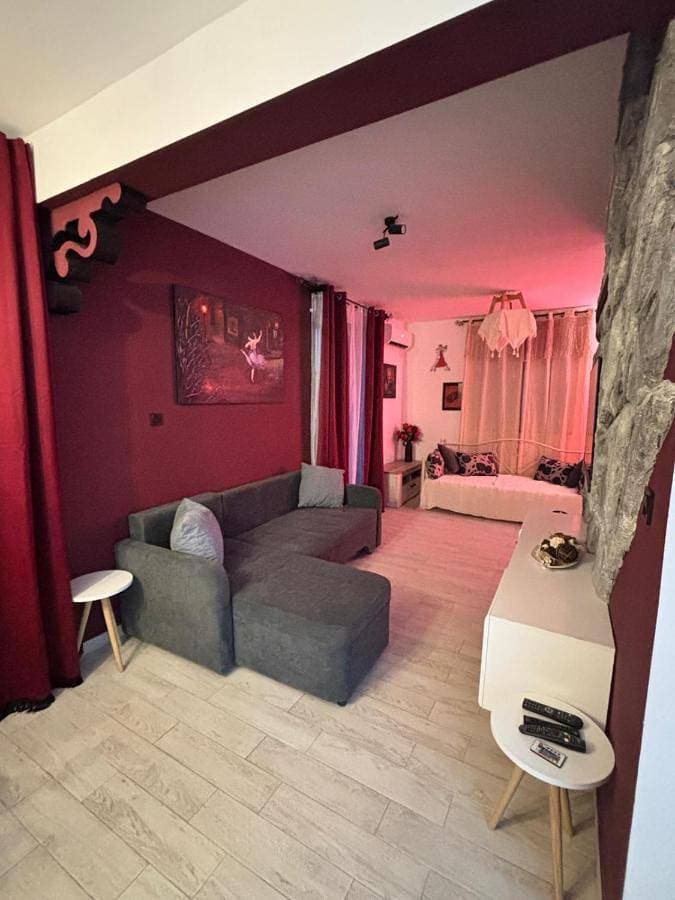 Foto 4 von 39: Two-Bedroom Apartment