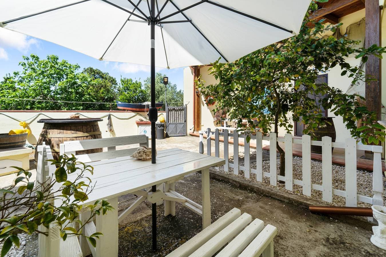 Foto 4 von 27: Ferienwohnung '2' mit Gemeinschaftsgarten, Balkon und Klimaanlage