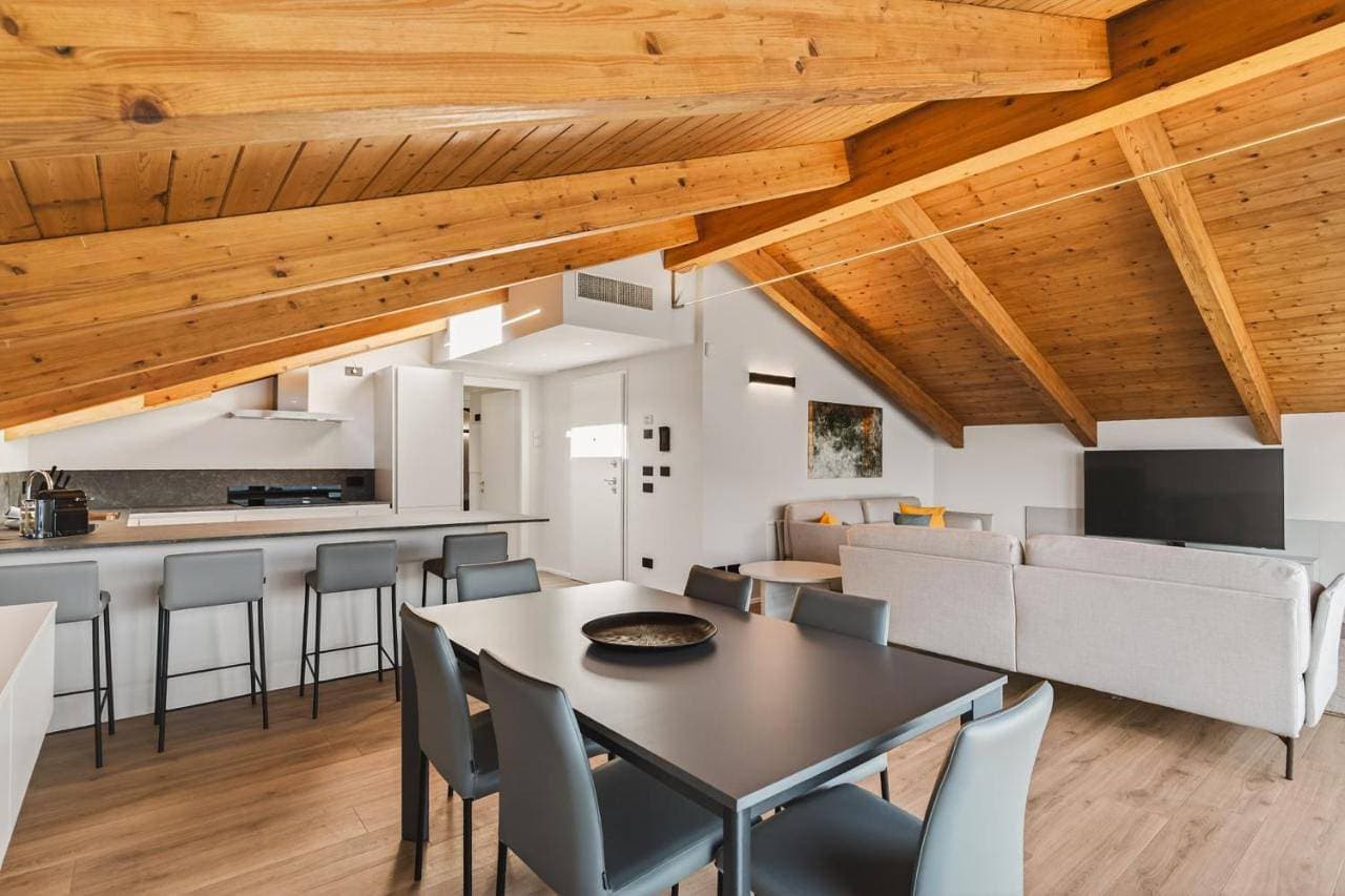Foto 9 von 28: Three-Bedroom Apartment with Lake View Menaggio