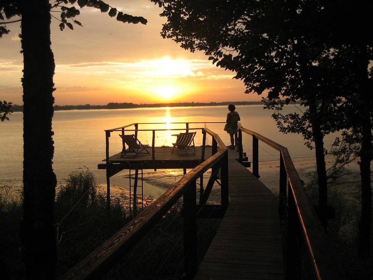 Charming waterfront cottage 1