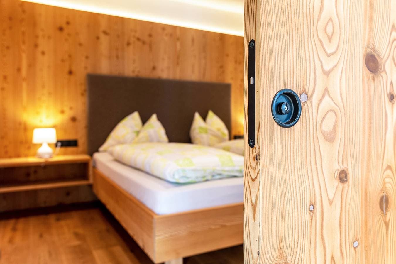 Foto 11 von 23: Ferienwohnung "Guntschöllerhof Laugen" mit Bergblick, WLAN, Balkon und Garten