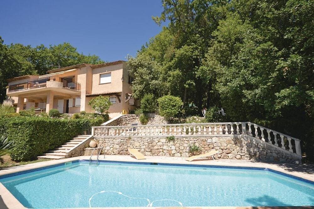 Schöne Villa an der französischen Riviera Pool und Terrasse 1