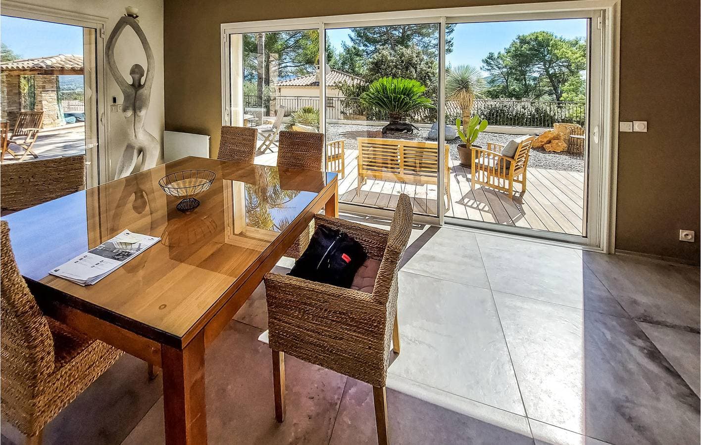 Foto 4 von 41: Poolside Getaway mit Parkplatz & WiFi