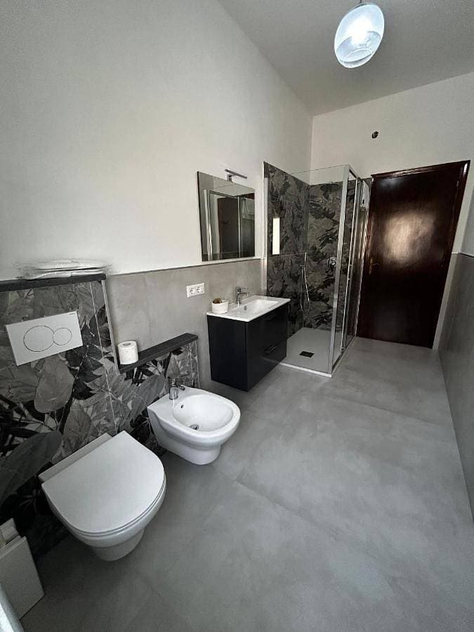 Foto 2 von 28: Two-Bedroom Apartment