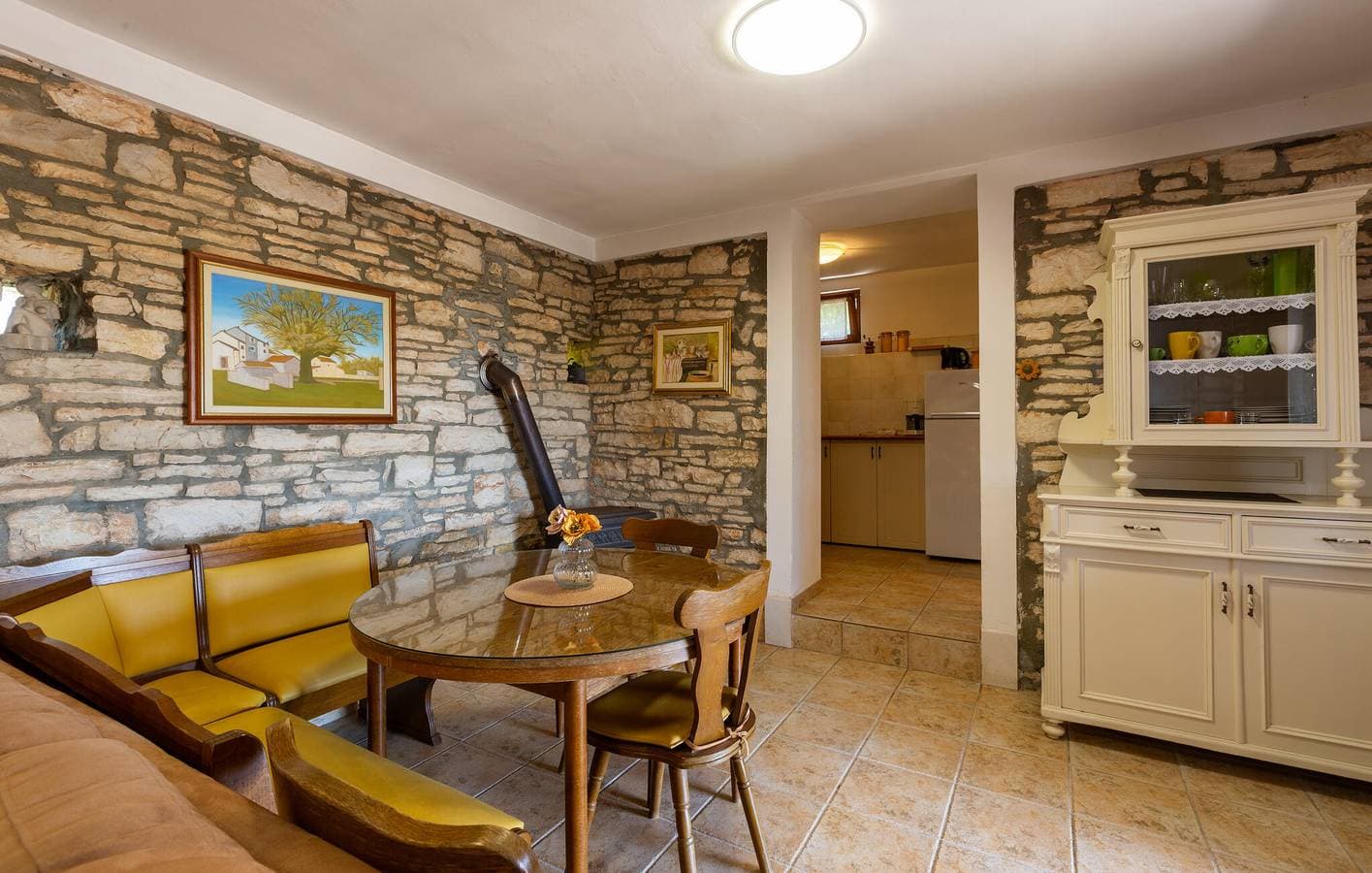 Foto 6 von 27: Gemütliche Ferienwohnung mit Terrasse, WLAN und Parkplatz in der Nähe von Montrin und Plovanija
