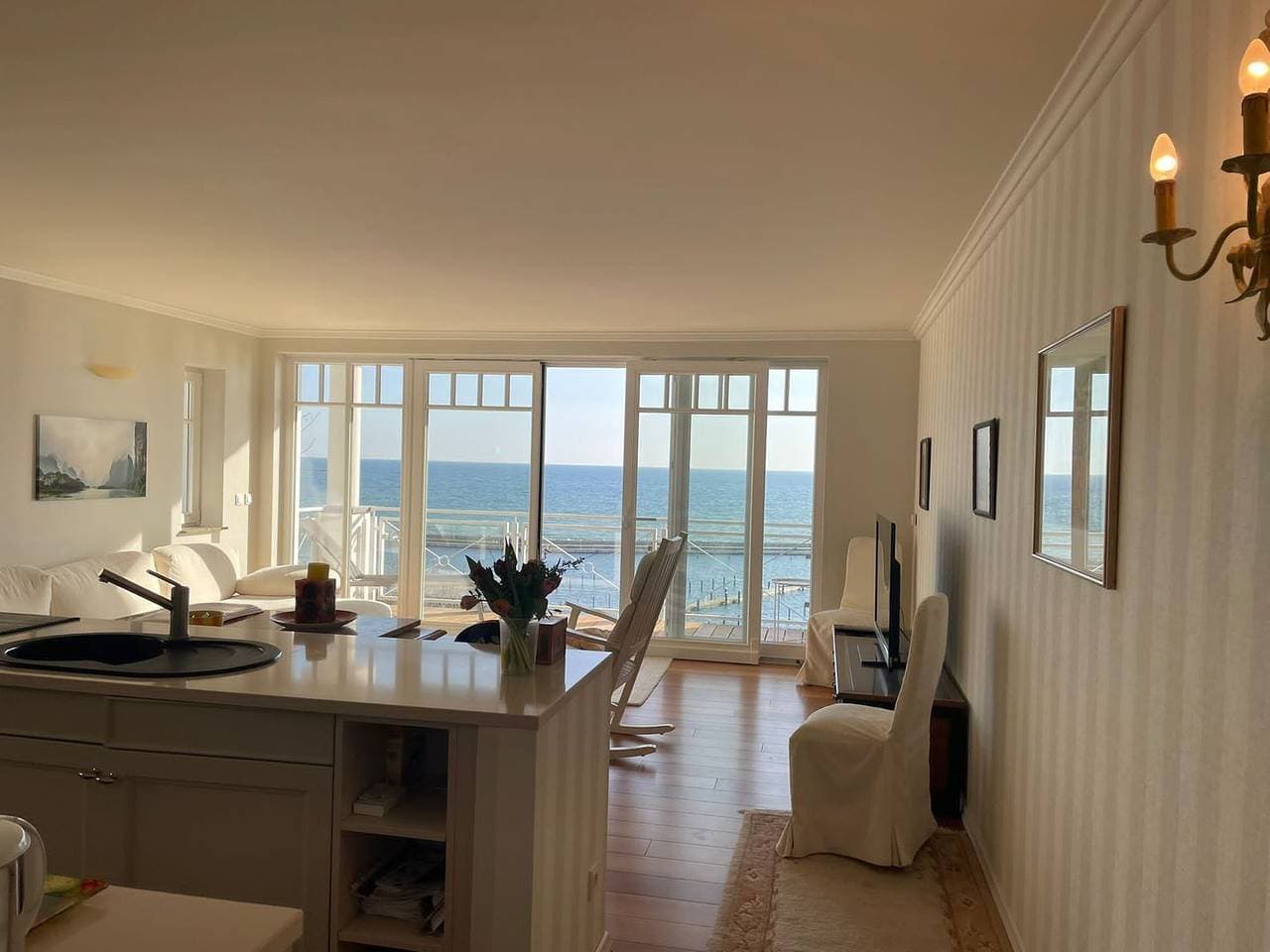 Foto 2 von 17: Meerblickvilla "Prinz Heinrich" - Appartement Molenblick