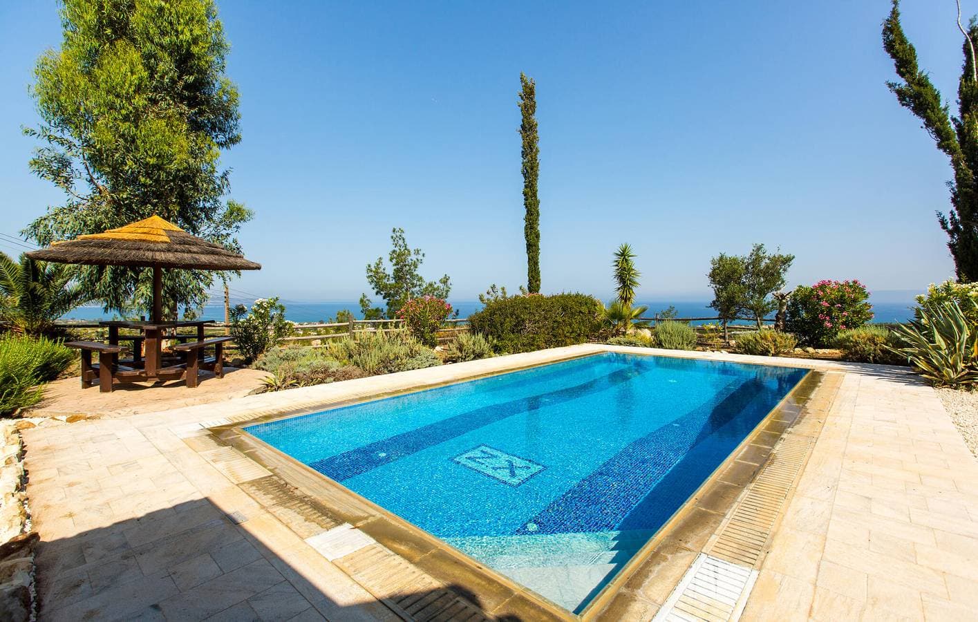 Foto 2 von 14: Ferienhaus für 4 Personen mit Pool