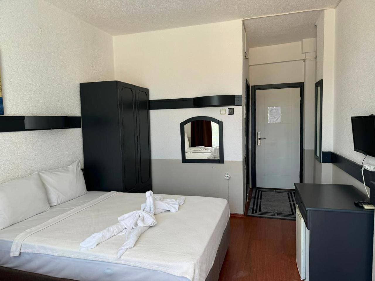 Foto 8 von 10: Economy Double Room