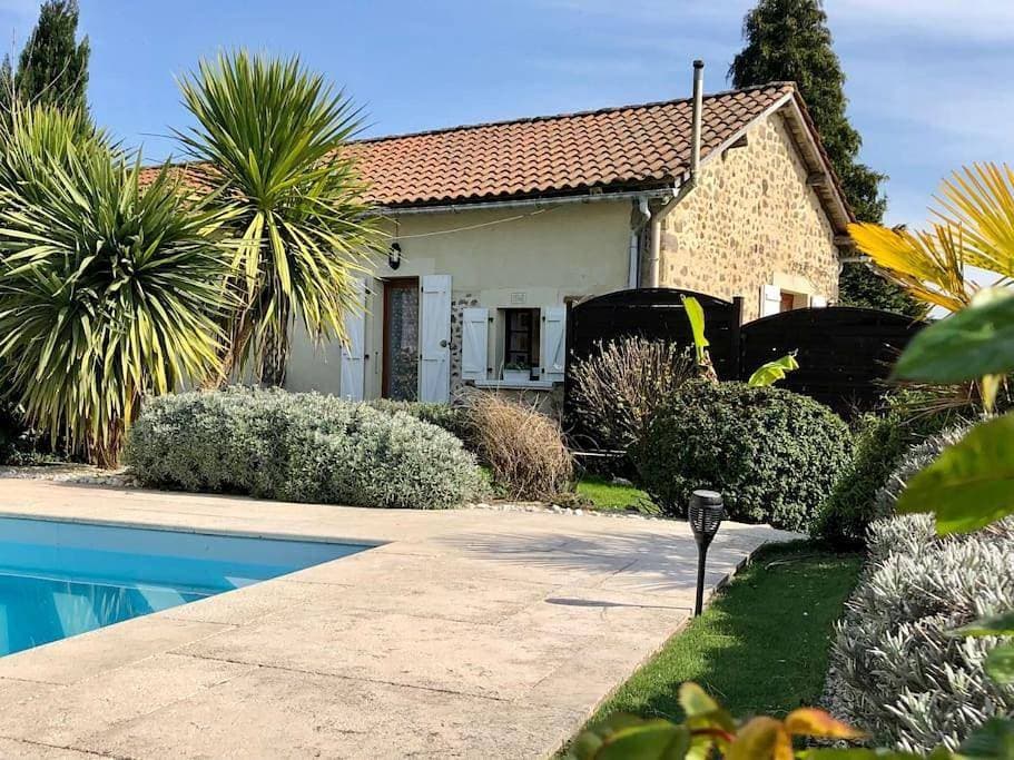 Le gîte de Lou - Piscine privative et massages Bien-être 1