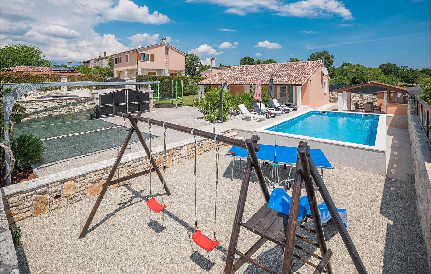 Foto 2 von 24: Gemütliche 1-Zimmer-Wohnung mit Pool und Terrasse, 400 m vom Restaurant Vorichi entfernt