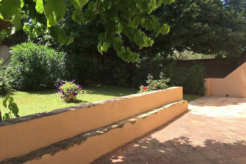 Foto 12 von 18: Steinhaus im provenzalischen Stil mit Pool für 6 Personen