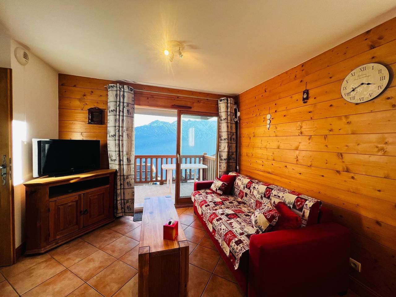 Foto 5 von 18: Schöne 3-Zimmer, 2-Bäder Wohnung - Pool & Garage