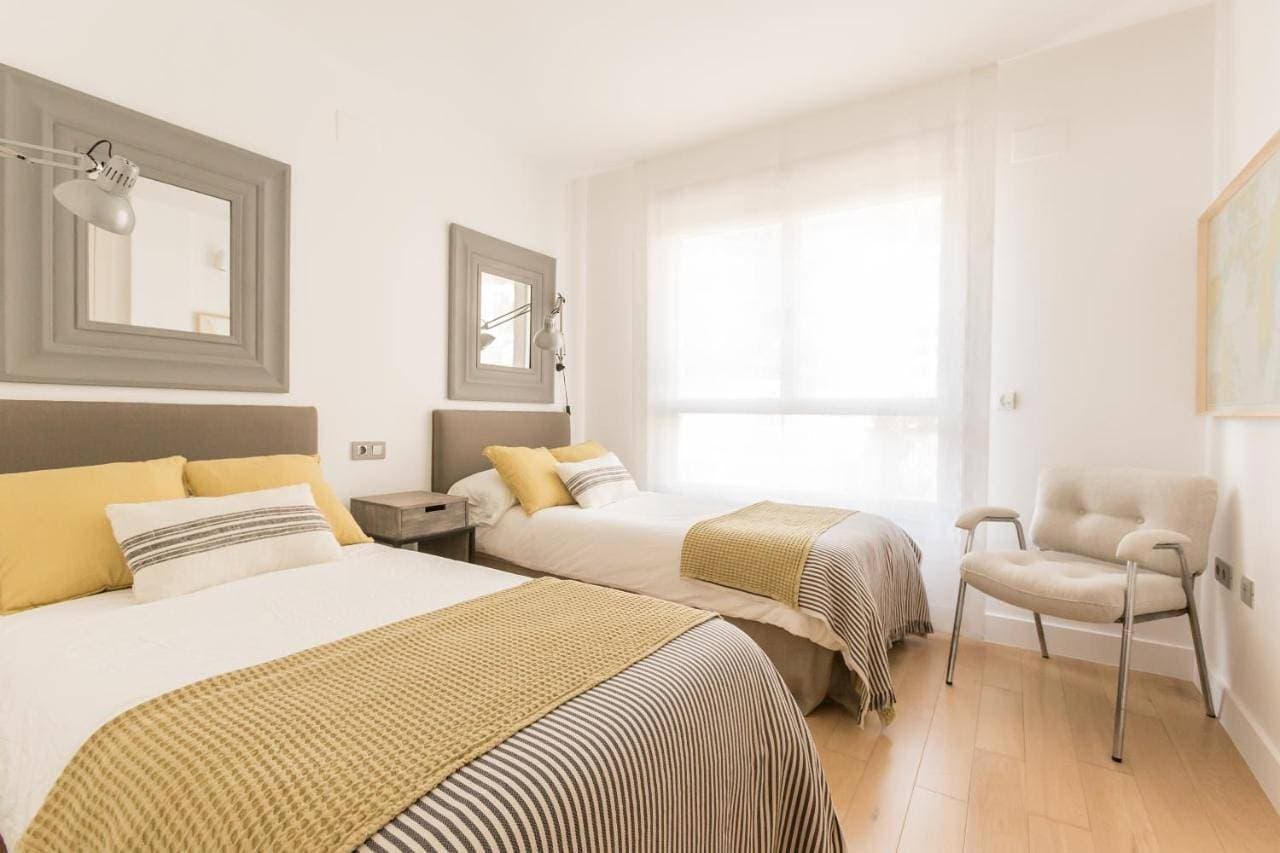 Foto 4 von 39: Two-Bedroom Apartment