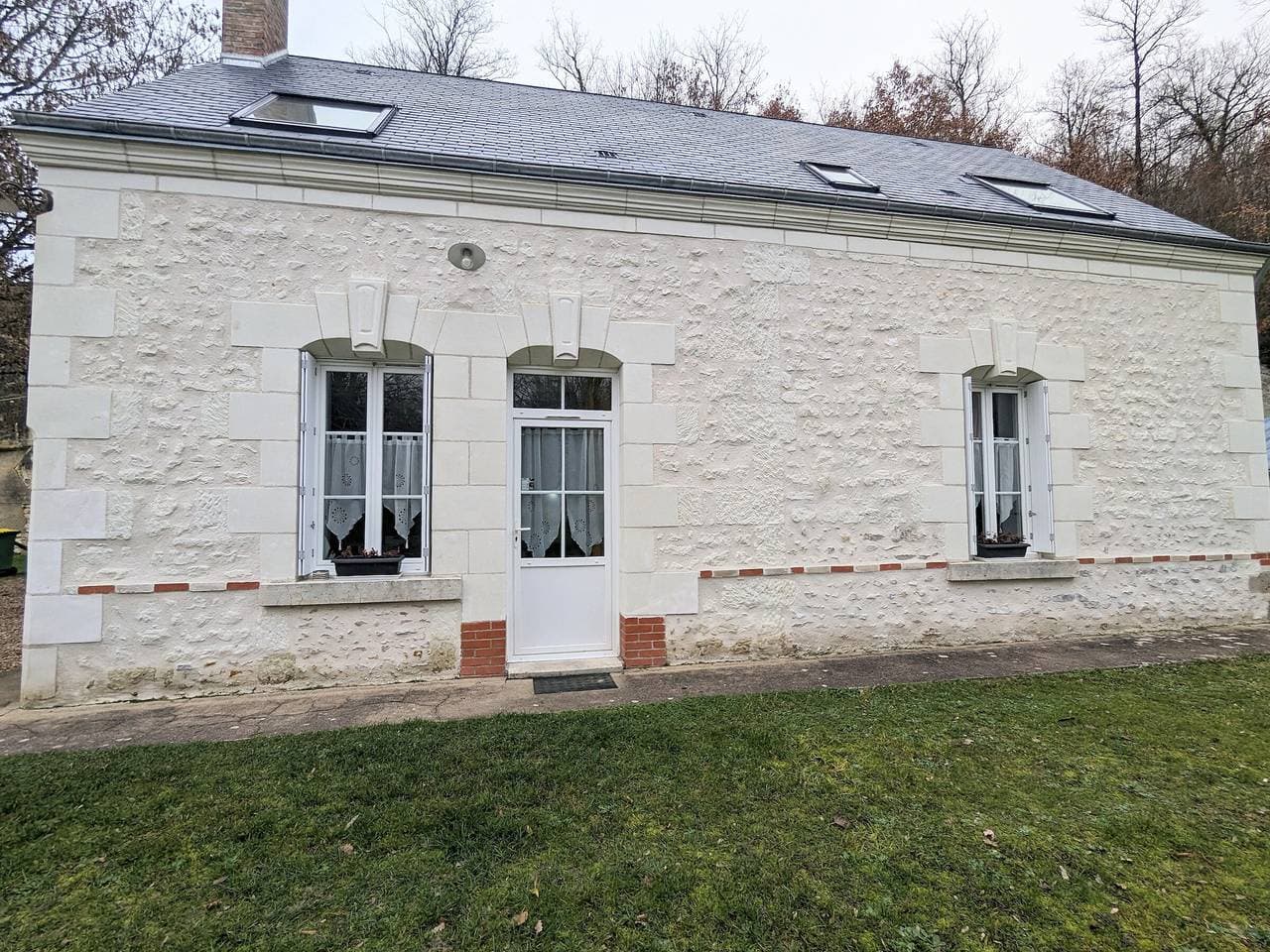 Foto 5 von 25: Naturparadies nahe ZooParc de Beauval – Komfortables Ferienhaus mit Pool, Terrasse & Freizeithalle