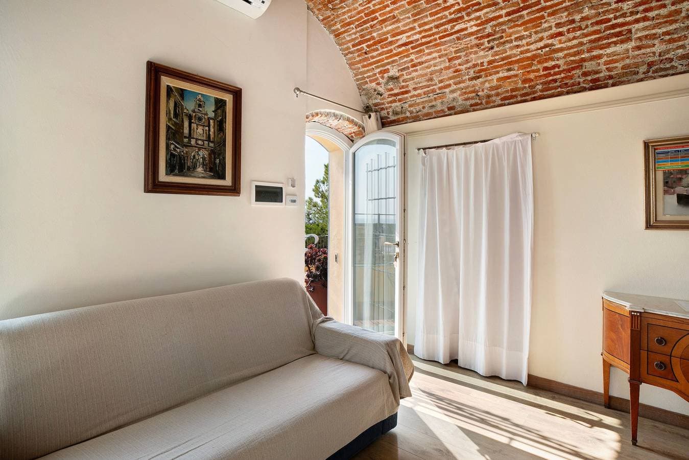 Foto 9 von 20: Apartment 'Actis2, Borgo Dei Pescatori' mit Balkon, WLAN und Klimaanlage