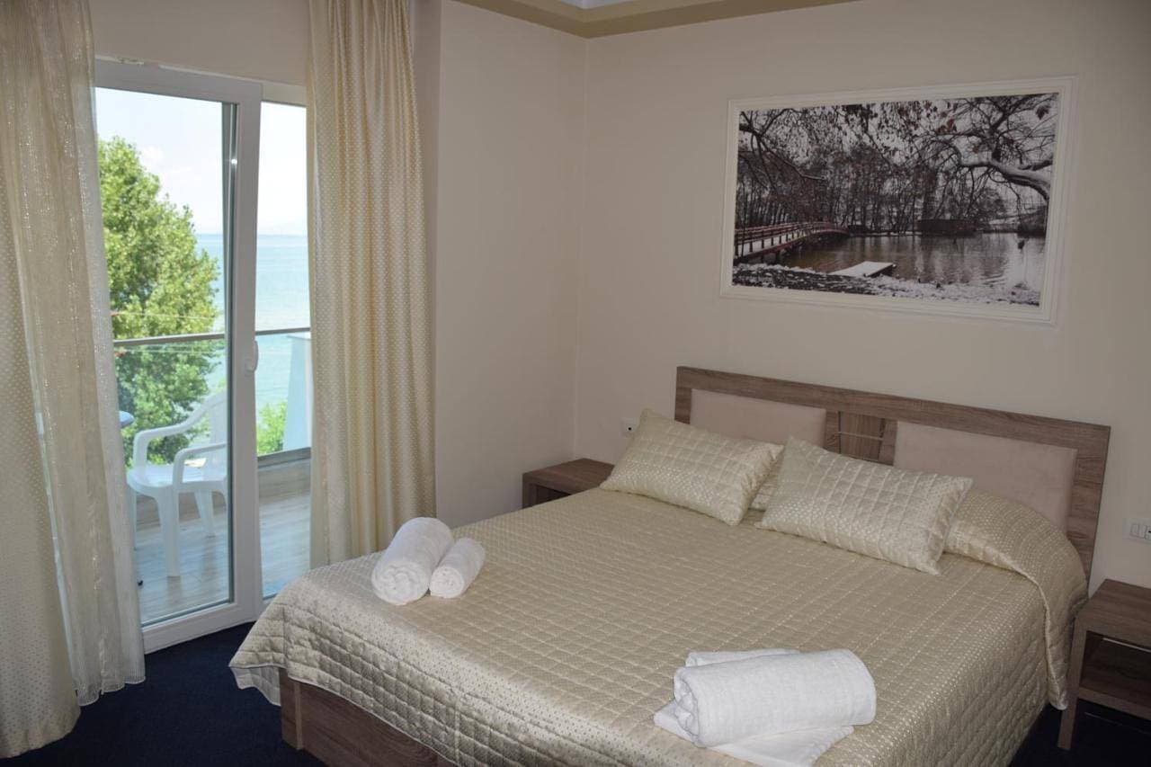 Foto 13 von 19: Double Room with Lake View