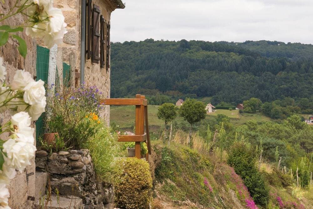Foto 4 von 9: Maisonette in Corrèze | Wifi, TV, Terrasse und Grill, private Grünflächen