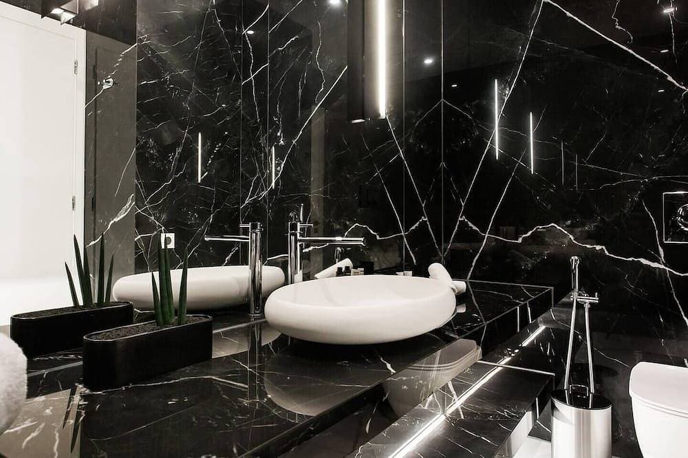 Foto 3 von 12: Superior Luxury Suite Athens Riviera by The Olon
