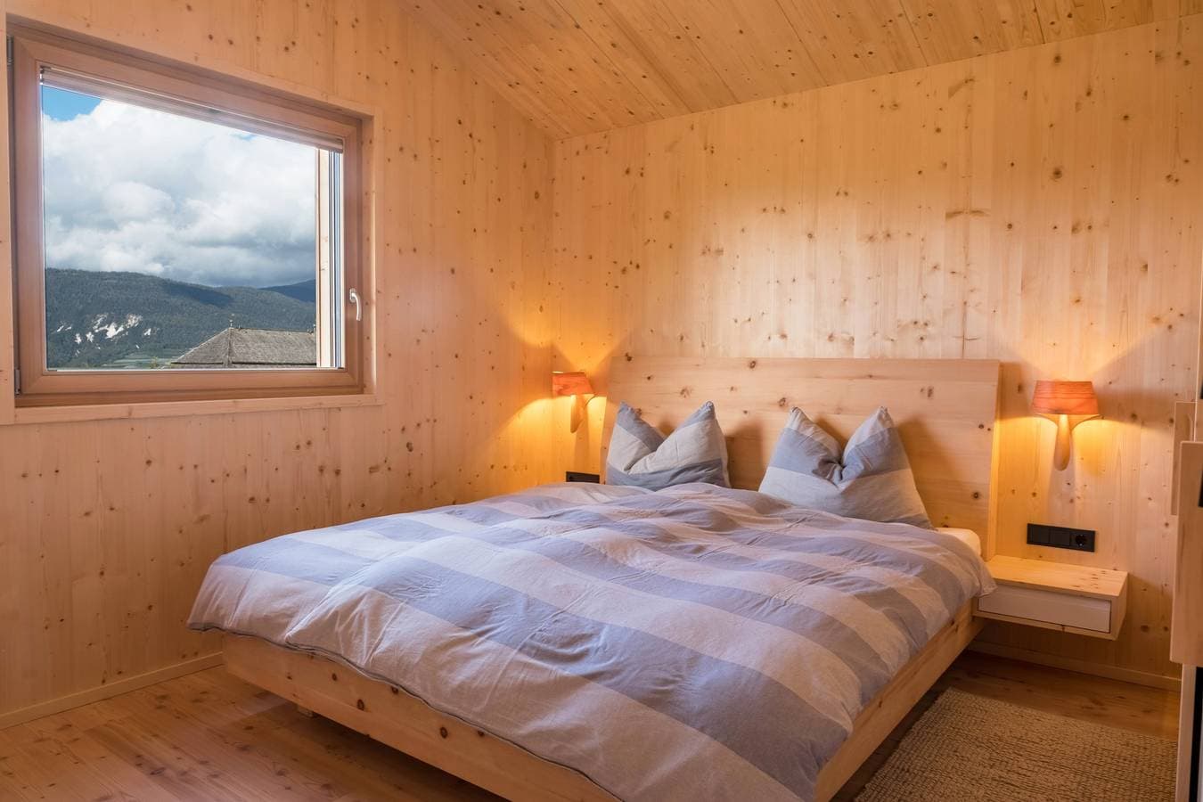 Foto 12 von 34: Ferienhaus 'Landhaus Silene' in Südtirol-Trentino mit Blick auf die Berge