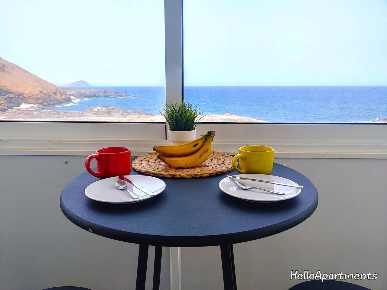Meerblick-Ferienwohnung in Erster Reihe: 2 Sz, WLAN, Pool - Costa Sol, Costa del Silencio 1