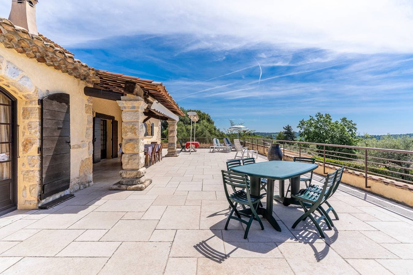 Foto 7 von 23: Ferienhaus für 12 Personen mit Terrasse