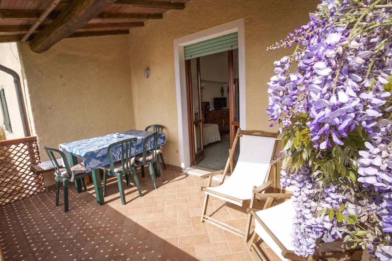 Foto 5 von 18: Ferienwohnung für 5 Personen mit Terrasse