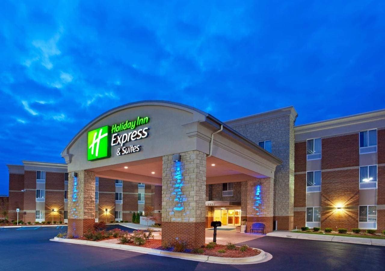 Holiday Inn Express Hotel & Suites Auburn Hills 1