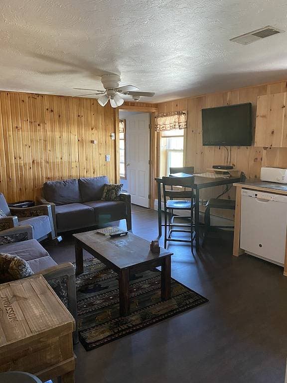 Foto 9 von 43: Lakeside Lodge Sinclair Maine Llc