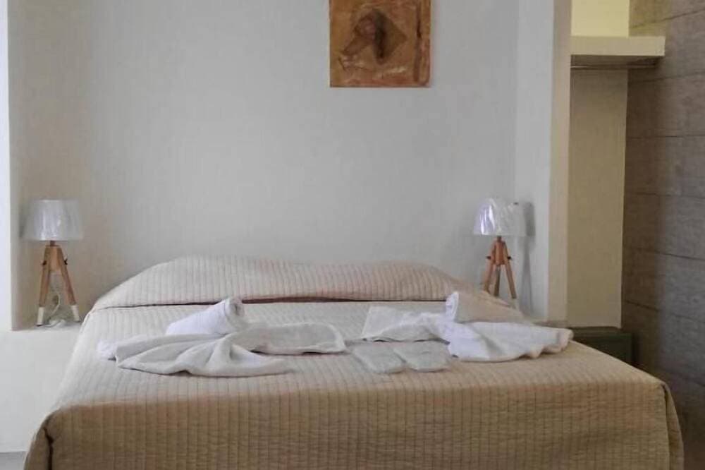Foto 4 von 16: Elounda Poseidon Studio, Cozy Nest Near the Sea