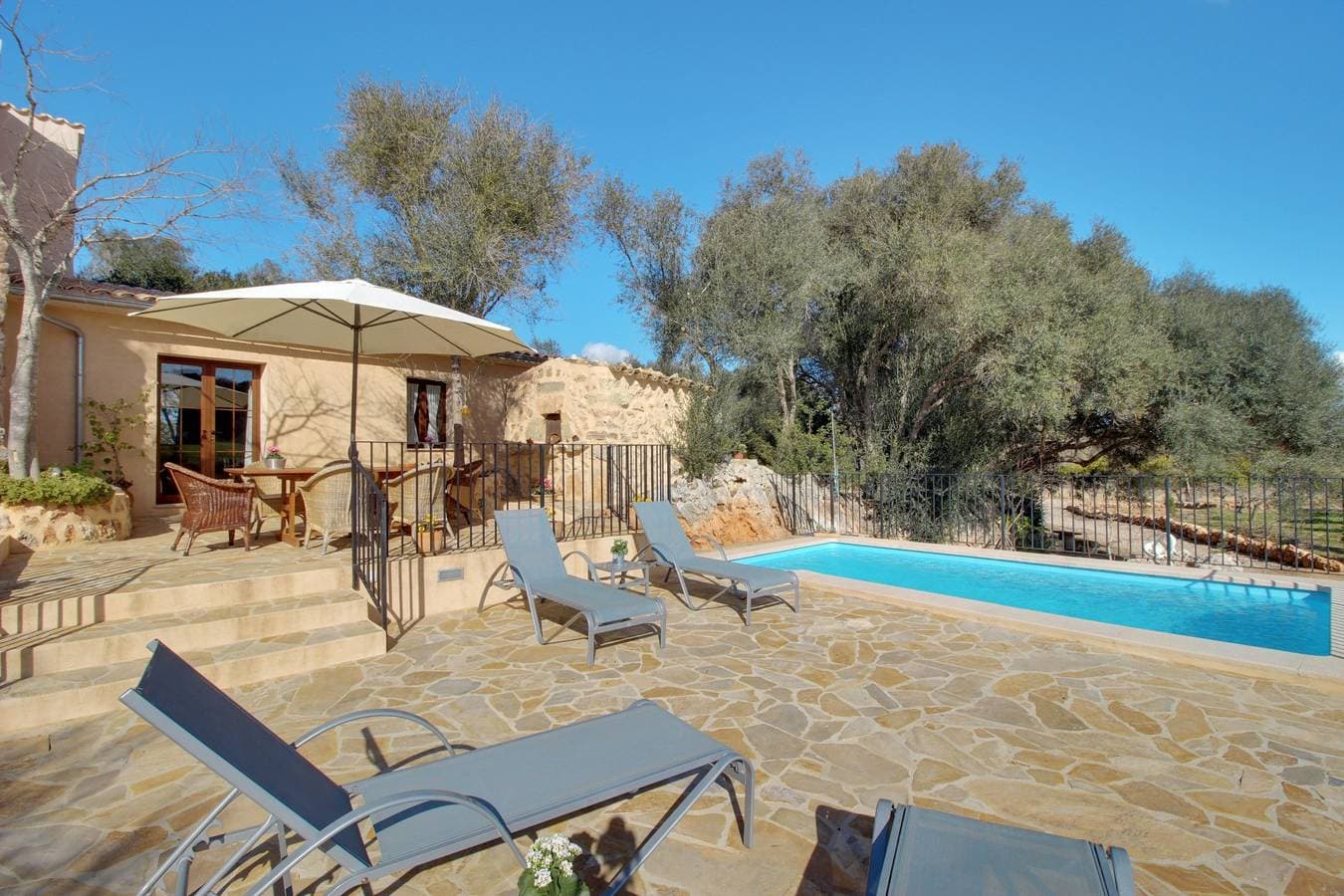 Foto 9 von 26: Villa für 5 Personen mit Garten