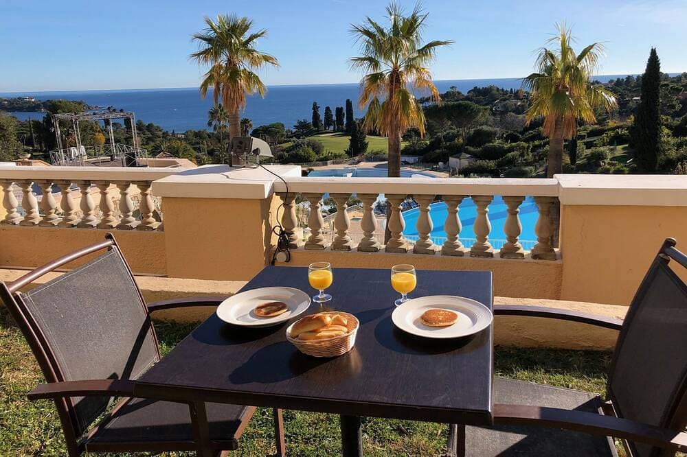 Cap Esterel Agay - large garden - exceptional sea and pool views 1