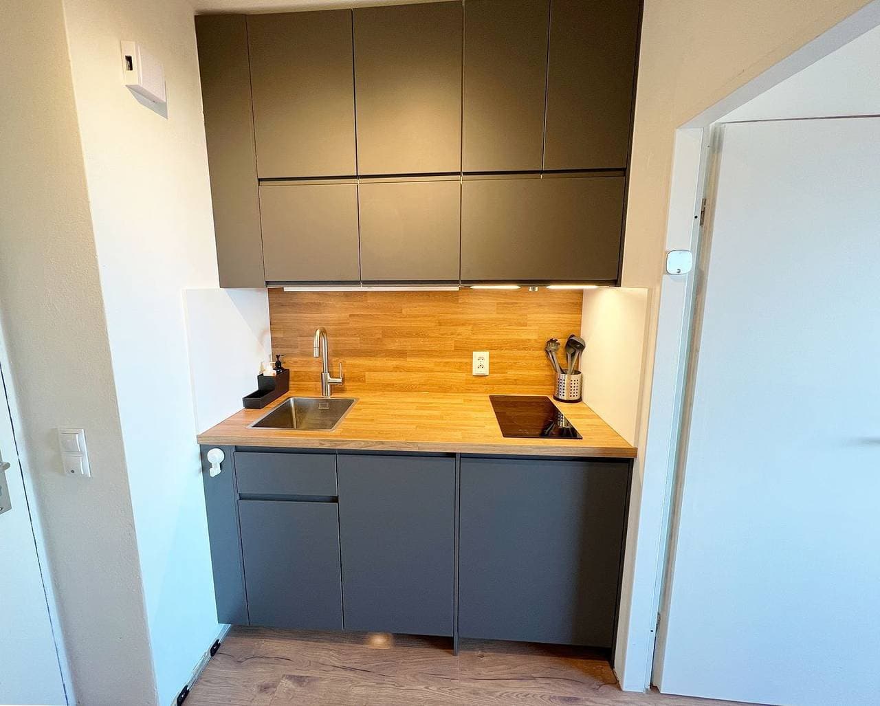 Foto 4 von 16: 1-Zimmer-Ferienwohnung "Haven Stuuv" am Südstrand Burgtiefe mit Yachthafenblick
